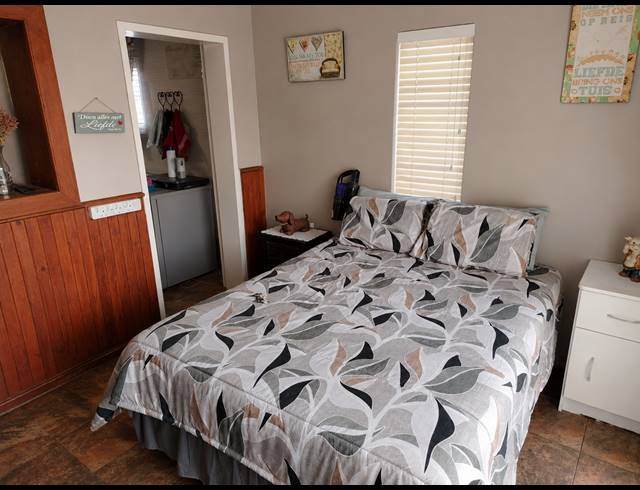 4 BEDROOM HOUSE FOR SALE IN OOS EINDE